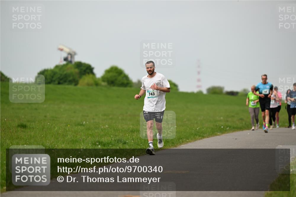 10.05.2026 - 8. Wedeler Halbmarathon Dr. Thomas Lammeyer http://msf.ph/oto/9700340 10.05.2026 11:39:30 Laufen 743 meine-sportfotos.de
