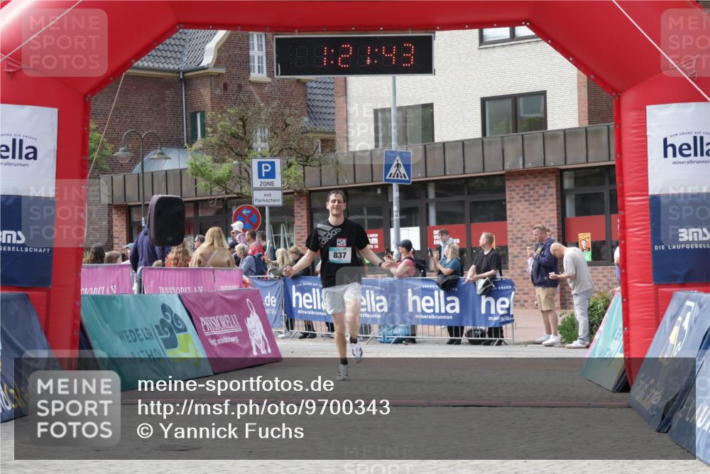 10.05.2026 - 8. Wedeler Halbmarathon Yannick Fuchs http://msf.ph/oto/9700343 10.05.2026 11:21:43 Ziel 837, 2236 meine-sportfotos.de