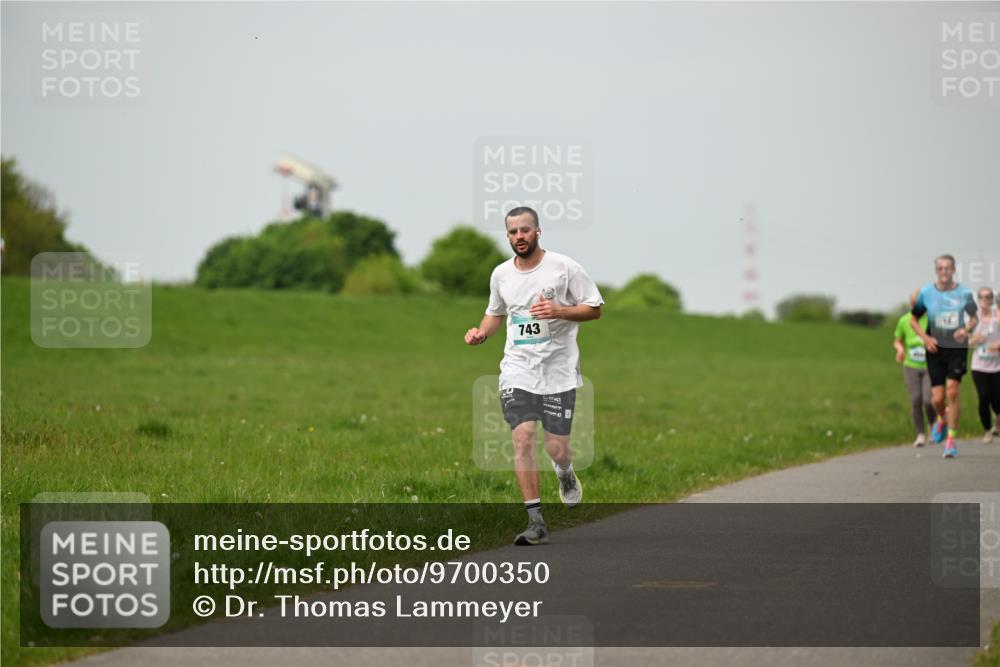 10.05.2026 - 8. Wedeler Halbmarathon Dr. Thomas Lammeyer http://msf.ph/oto/9700350 10.05.2026 11:39:30 Laufen 743 meine-sportfotos.de