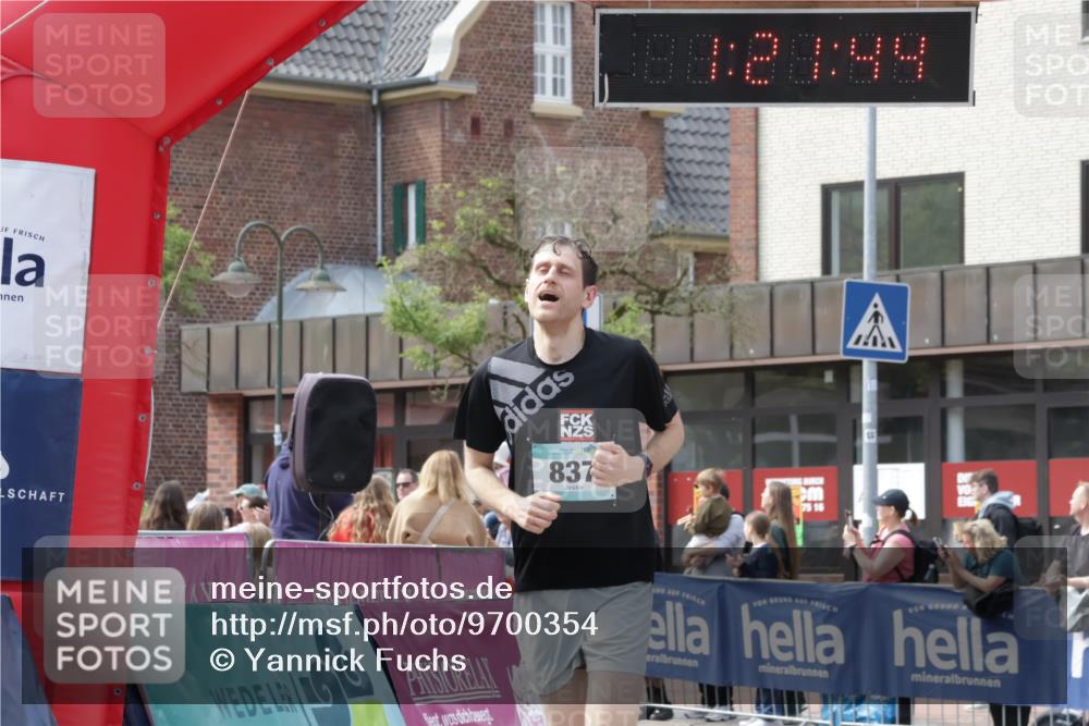 10.05.2026 - 8. Wedeler Halbmarathon Yannick Fuchs http://msf.ph/oto/9700354 10.05.2026 11:21:44 Ziel 837, 2236 meine-sportfotos.de