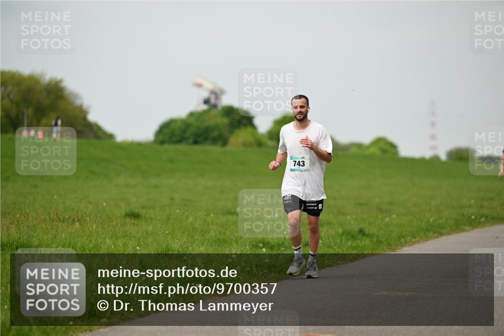 10.05.2026 - 8. Wedeler Halbmarathon Dr. Thomas Lammeyer http://msf.ph/oto/9700357 10.05.2026 11:39:31 Laufen 743 meine-sportfotos.de