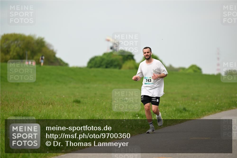 10.05.2026 - 8. Wedeler Halbmarathon Dr. Thomas Lammeyer http://msf.ph/oto/9700360 10.05.2026 11:39:31 Laufen 743 meine-sportfotos.de