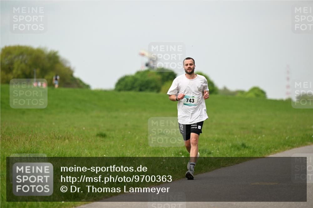 10.05.2026 - 8. Wedeler Halbmarathon Dr. Thomas Lammeyer http://msf.ph/oto/9700363 10.05.2026 11:39:32 Laufen 743 meine-sportfotos.de