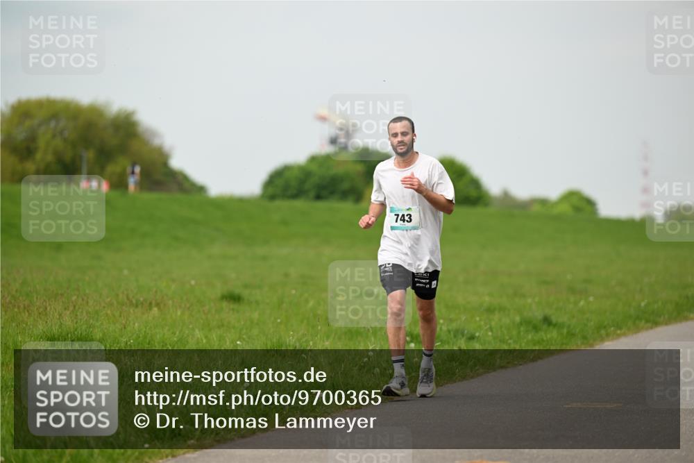 10.05.2026 - 8. Wedeler Halbmarathon Dr. Thomas Lammeyer http://msf.ph/oto/9700365 10.05.2026 11:39:32 Laufen 743 meine-sportfotos.de
