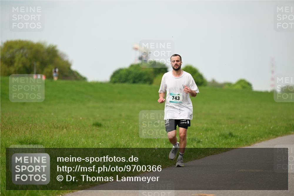 10.05.2026 - 8. Wedeler Halbmarathon Dr. Thomas Lammeyer http://msf.ph/oto/9700366 10.05.2026 11:39:32 Laufen 743 meine-sportfotos.de