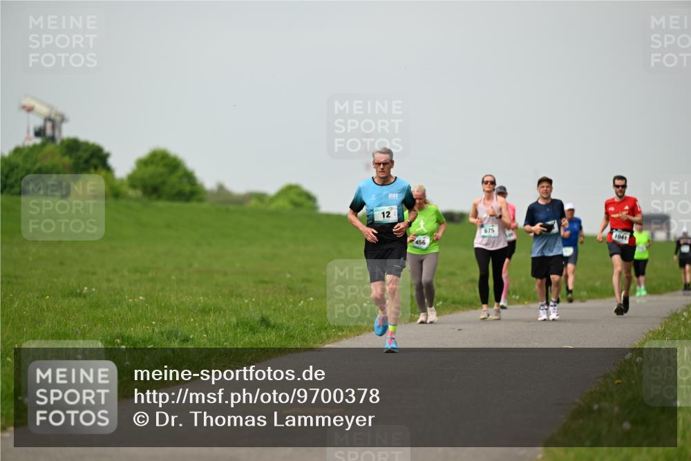 10.05.2026 - 8. Wedeler Halbmarathon Dr. Thomas Lammeyer http://msf.ph/oto/9700378 10.05.2026 11:39:35 Laufen 456, 675, 1041 meine-sportfotos.de