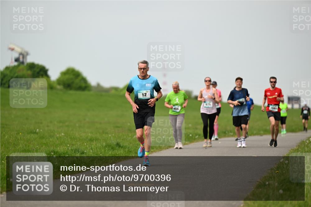 10.05.2026 - 8. Wedeler Halbmarathon Dr. Thomas Lammeyer http://msf.ph/oto/9700396 10.05.2026 11:39:36 Laufen 456, 675, 1041 meine-sportfotos.de