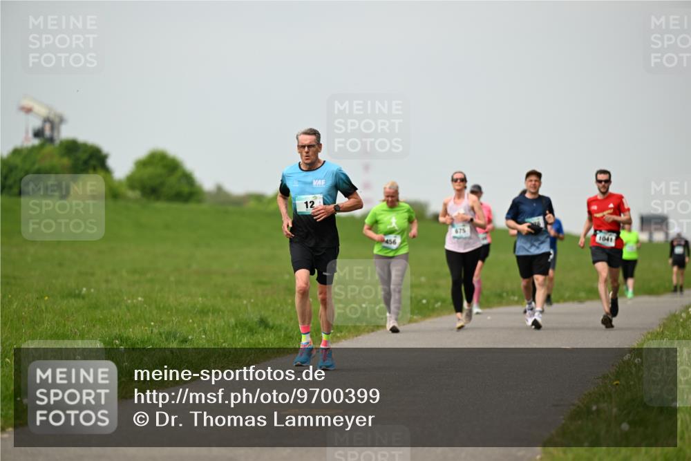10.05.2026 - 8. Wedeler Halbmarathon Dr. Thomas Lammeyer http://msf.ph/oto/9700399 10.05.2026 11:39:36 Laufen 456, 675, 1041 meine-sportfotos.de