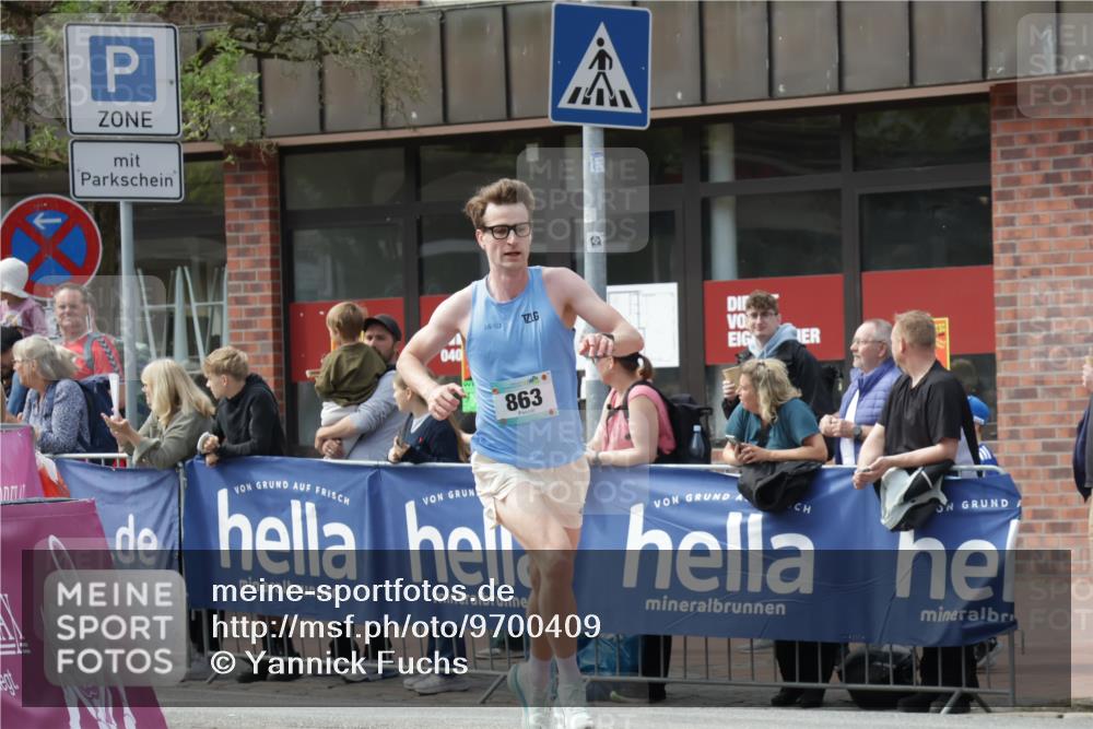 10.05.2026 - 8. Wedeler Halbmarathon Yannick Fuchs http://msf.ph/oto/9700409 10.05.2026 11:21:57 Ziel 863 meine-sportfotos.de