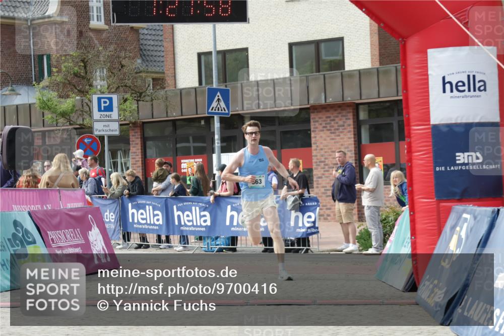 10.05.2026 - 8. Wedeler Halbmarathon Yannick Fuchs http://msf.ph/oto/9700416 10.05.2026 11:21:58 Ziel 863 meine-sportfotos.de