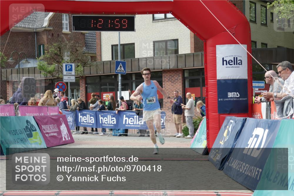 10.05.2026 - 8. Wedeler Halbmarathon Yannick Fuchs http://msf.ph/oto/9700418 10.05.2026 11:21:58 Ziel 863 meine-sportfotos.de
