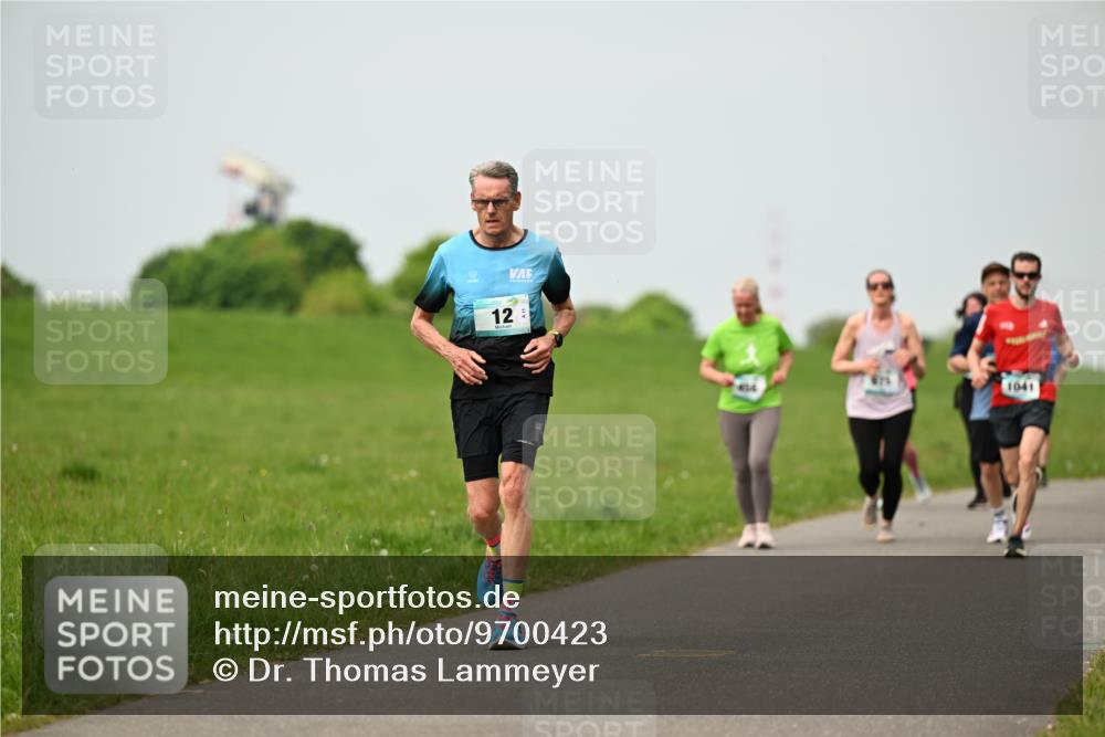 10.05.2026 - 8. Wedeler Halbmarathon Dr. Thomas Lammeyer http://msf.ph/oto/9700423 10.05.2026 11:39:38 Laufen 1041 meine-sportfotos.de