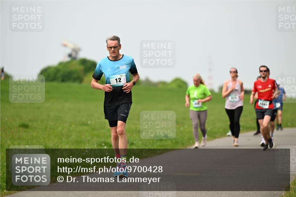 10.05.2026 - 8. Wedeler Halbmarathon Dr. Thomas Lammeyer http://msf.ph/oto/9700428 10.05.2026 11:39:39 Laufen 1041 meine-sportfotos.de