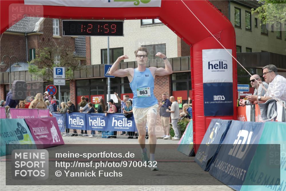 10.05.2026 - 8. Wedeler Halbmarathon Yannick Fuchs http://msf.ph/oto/9700432 10.05.2026 11:21:59 Ziel 863 meine-sportfotos.de