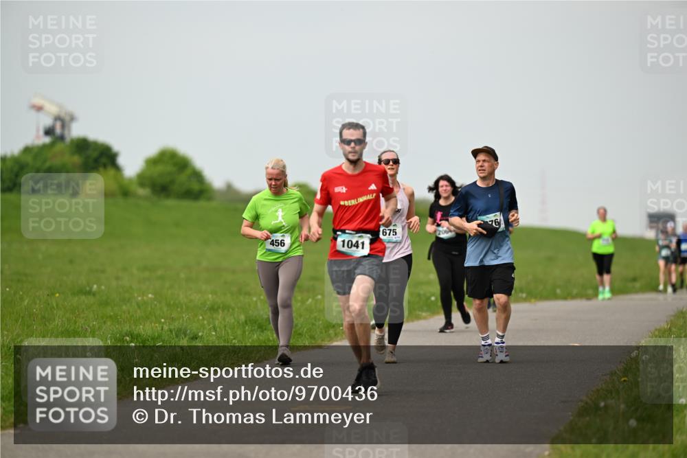 10.05.2026 - 8. Wedeler Halbmarathon Dr. Thomas Lammeyer http://msf.ph/oto/9700436 10.05.2026 11:39:41 Laufen 456, 1041, 675 meine-sportfotos.de