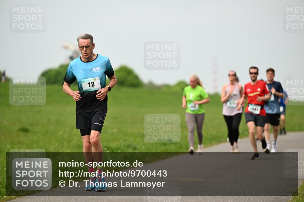 10.05.2026 - 8. Wedeler Halbmarathon Dr. Thomas Lammeyer http://msf.ph/oto/9700443 10.05.2026 11:39:40 Laufen 1641 meine-sportfotos.de