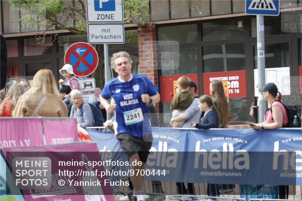 10.05.2026 - 8. Wedeler Halbmarathon Yannick Fuchs http://msf.ph/oto/9700444 10.05.2026 11:22:09 Ziel 2241 meine-sportfotos.de