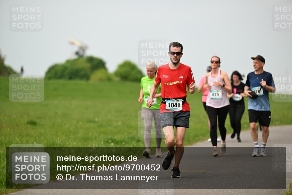 10.05.2026 - 8. Wedeler Halbmarathon Dr. Thomas Lammeyer http://msf.ph/oto/9700452 10.05.2026 11:39:42 Laufen 1041, 675 meine-sportfotos.de