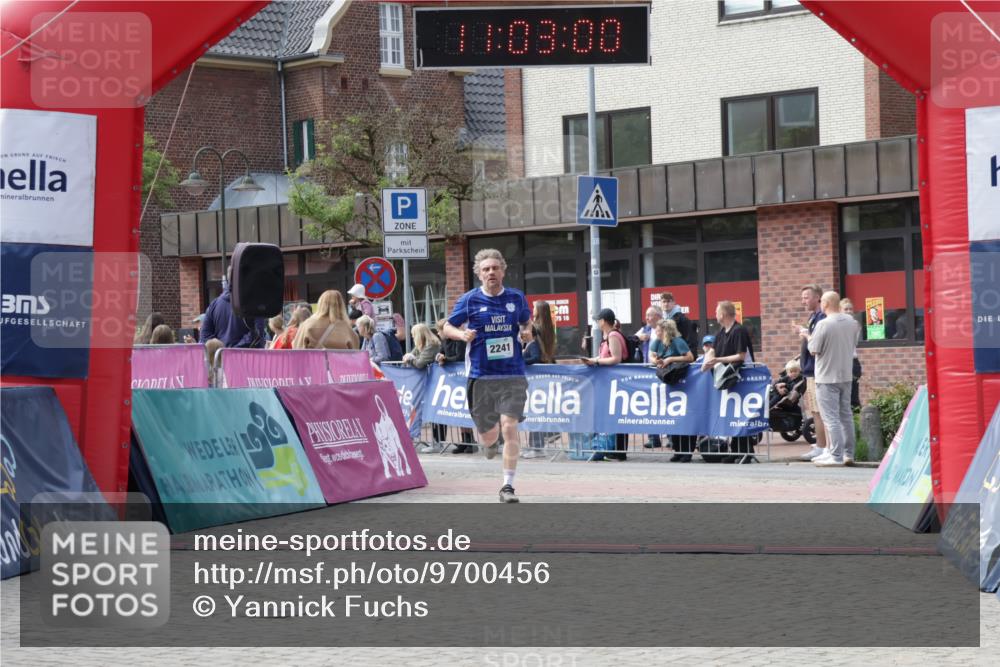 10.05.2026 - 8. Wedeler Halbmarathon Yannick Fuchs http://msf.ph/oto/9700456 10.05.2026 11:22:10 Ziel 2241 meine-sportfotos.de