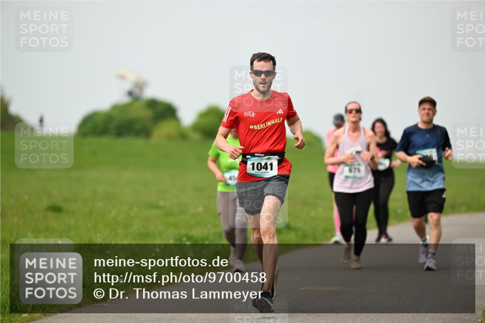 10.05.2026 - 8. Wedeler Halbmarathon Dr. Thomas Lammeyer http://msf.ph/oto/9700458 10.05.2026 11:39:43 Laufen 1041, 675 meine-sportfotos.de
