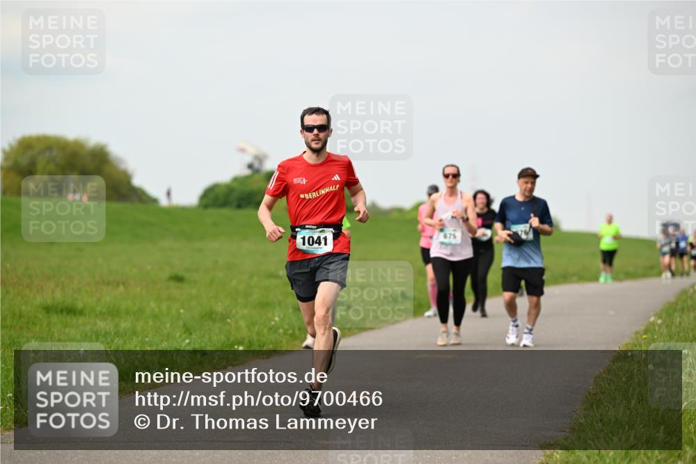 10.05.2026 - 8. Wedeler Halbmarathon Dr. Thomas Lammeyer http://msf.ph/oto/9700466 10.05.2026 11:39:44 Laufen 1041, 675 meine-sportfotos.de