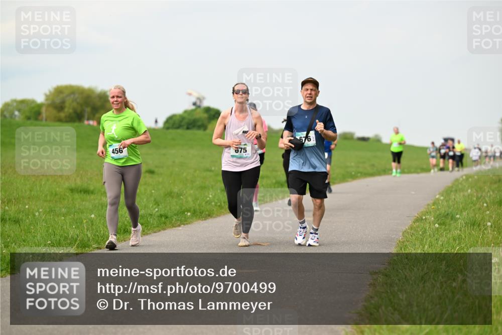 10.05.2026 - 8. Wedeler Halbmarathon Dr. Thomas Lammeyer http://msf.ph/oto/9700499 10.05.2026 11:39:47 Laufen 456, 675, 676 meine-sportfotos.de