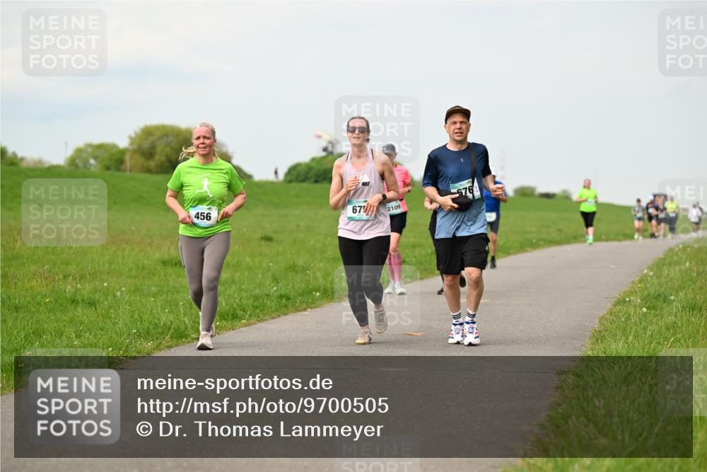 10.05.2026 - 8. Wedeler Halbmarathon Dr. Thomas Lammeyer http://msf.ph/oto/9700505 10.05.2026 11:39:48 Laufen 456, 2109 meine-sportfotos.de