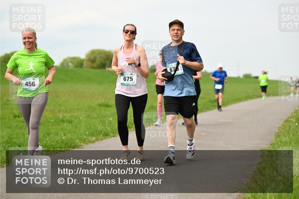 10.05.2026 - 8. Wedeler Halbmarathon Dr. Thomas Lammeyer http://msf.ph/oto/9700523 10.05.2026 11:39:50 Laufen 456, 675, 135, 675 meine-sportfotos.de