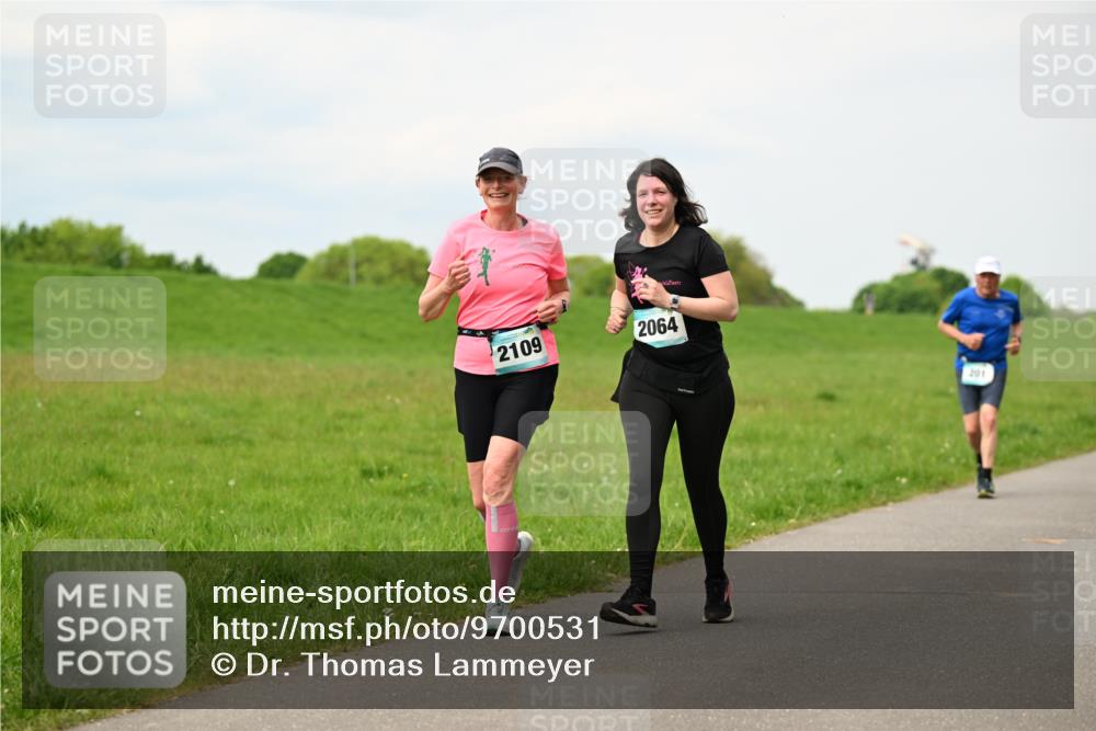 10.05.2026 - 8. Wedeler Halbmarathon Dr. Thomas Lammeyer http://msf.ph/oto/9700531 10.05.2026 11:39:53 Laufen 2109, 2064, 201 meine-sportfotos.de