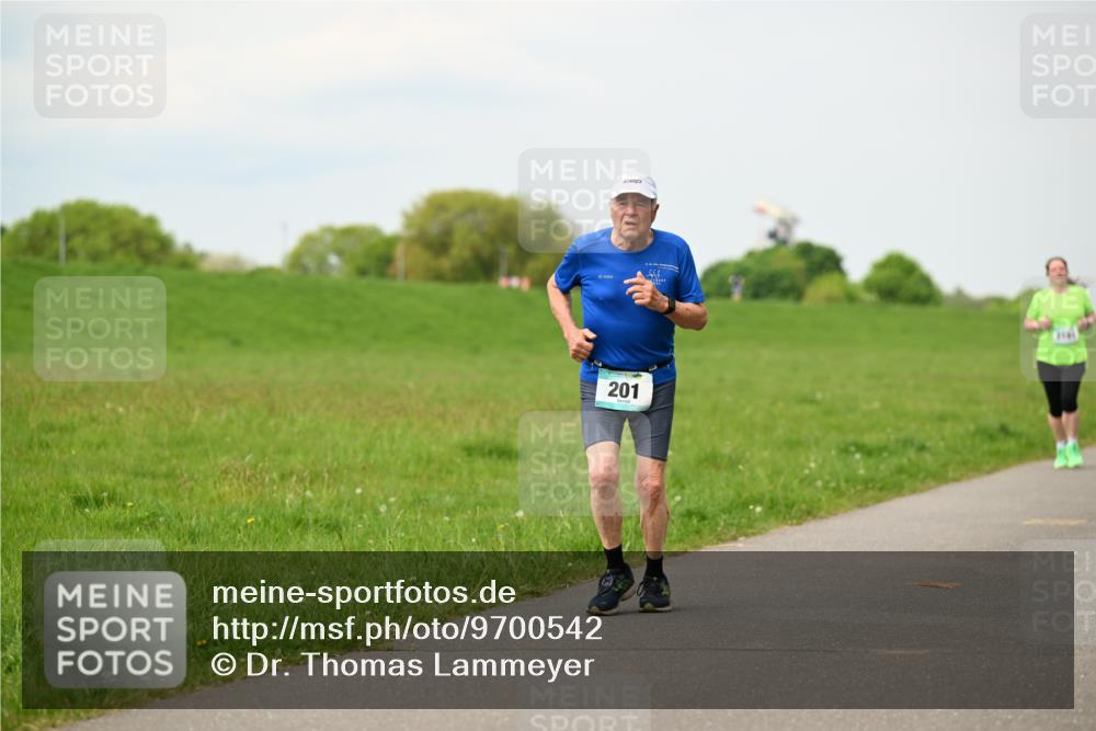 10.05.2026 - 8. Wedeler Halbmarathon Dr. Thomas Lammeyer http://msf.ph/oto/9700542 10.05.2026 11:39:56 Laufen 201, 2161 meine-sportfotos.de