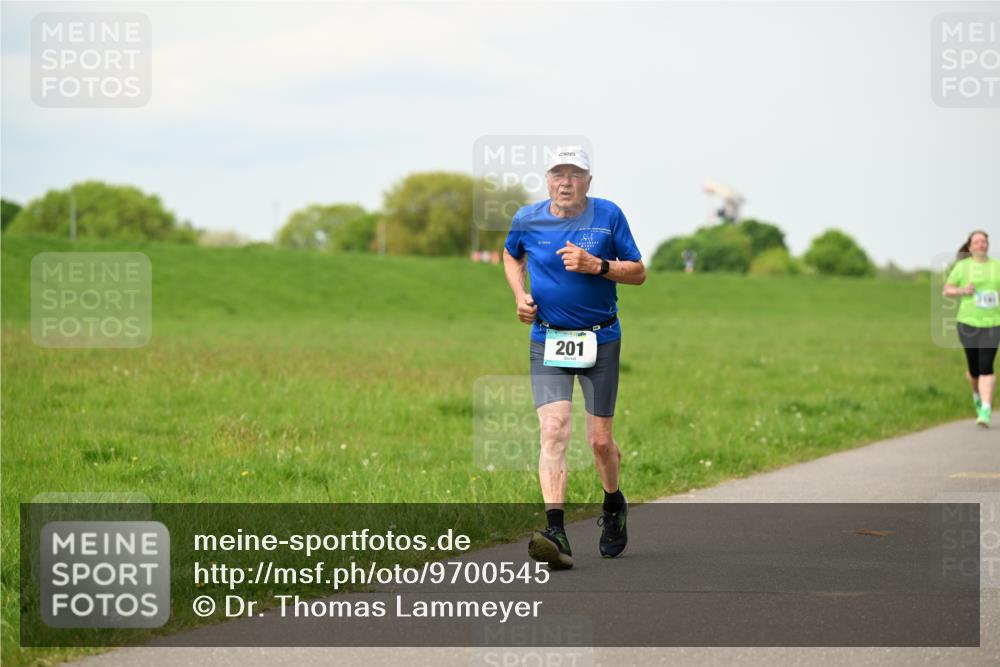 10.05.2026 - 8. Wedeler Halbmarathon Dr. Thomas Lammeyer http://msf.ph/oto/9700545 10.05.2026 11:39:57 Laufen 201, 3161 meine-sportfotos.de