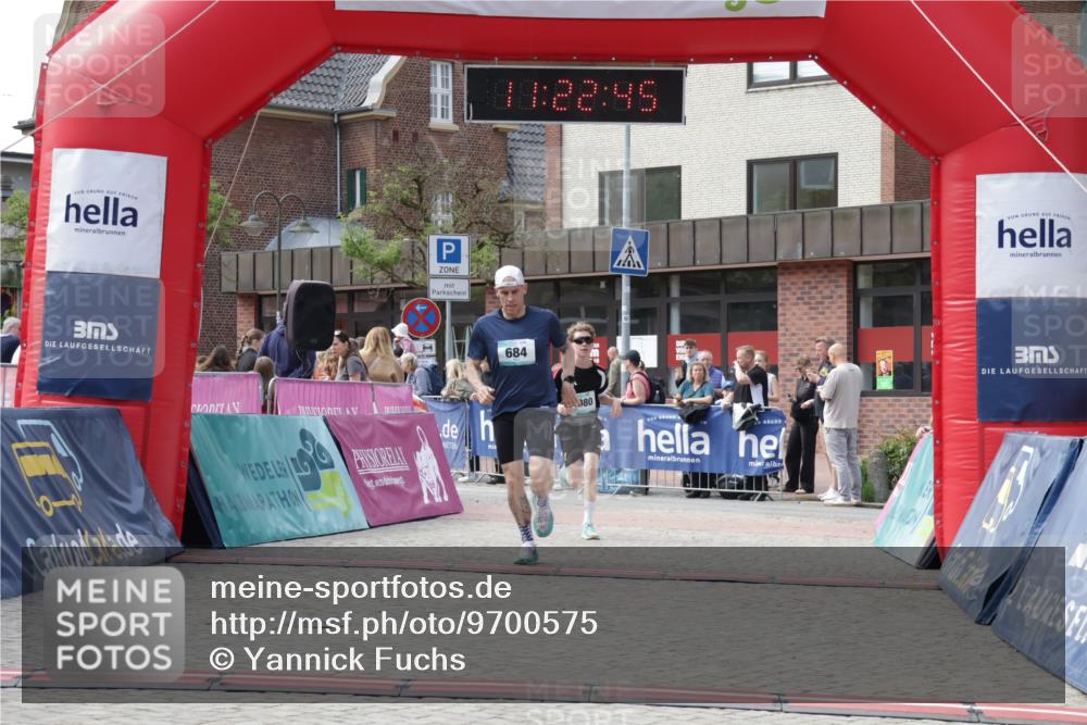 10.05.2026 - 8. Wedeler Halbmarathon Yannick Fuchs http://msf.ph/oto/9700575 10.05.2026 11:22:44 Ziel 684, 2080 meine-sportfotos.de