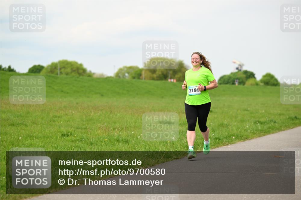 10.05.2026 - 8. Wedeler Halbmarathon Dr. Thomas Lammeyer http://msf.ph/oto/9700580 10.05.2026 11:40:03 Laufen 2191 meine-sportfotos.de