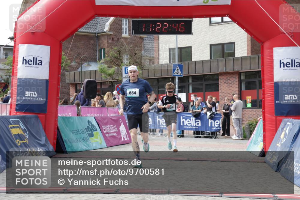 10.05.2026 - 8. Wedeler Halbmarathon Yannick Fuchs http://msf.ph/oto/9700581 10.05.2026 11:22:44 Ziel 684, 2080 meine-sportfotos.de
