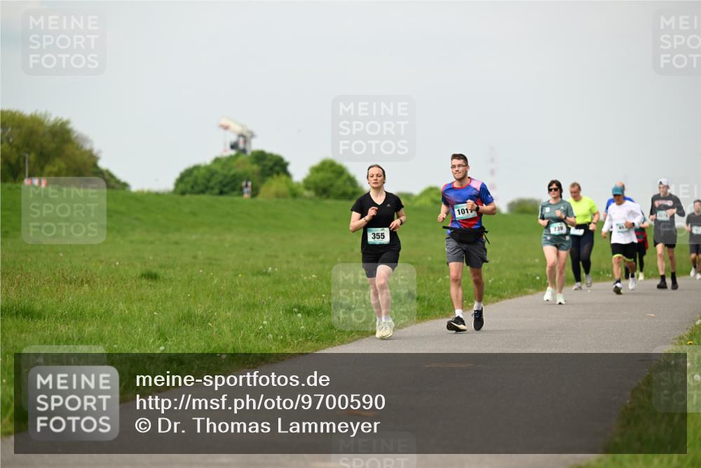 10.05.2026 - 8. Wedeler Halbmarathon Dr. Thomas Lammeyer http://msf.ph/oto/9700590 10.05.2026 11:40:06 Laufen 355, 1017, 739, 2018 meine-sportfotos.de