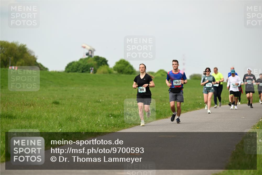 10.05.2026 - 8. Wedeler Halbmarathon Dr. Thomas Lammeyer http://msf.ph/oto/9700593 10.05.2026 11:40:06 Laufen 355, 1017, 739 meine-sportfotos.de
