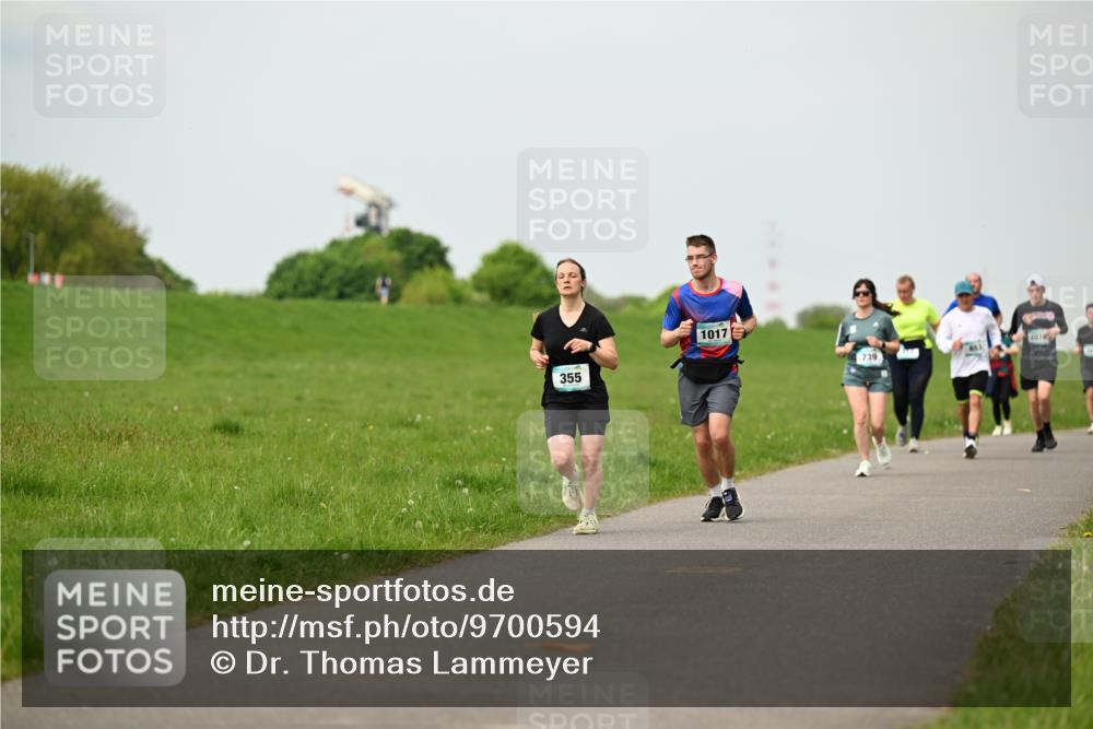 10.05.2026 - 8. Wedeler Halbmarathon Dr. Thomas Lammeyer http://msf.ph/oto/9700594 10.05.2026 11:40:06 Laufen 355, 1017, 739 meine-sportfotos.de