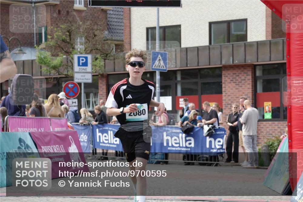 10.05.2026 - 8. Wedeler Halbmarathon Yannick Fuchs http://msf.ph/oto/9700595 10.05.2026 11:22:46 Ziel 684, 2080 meine-sportfotos.de