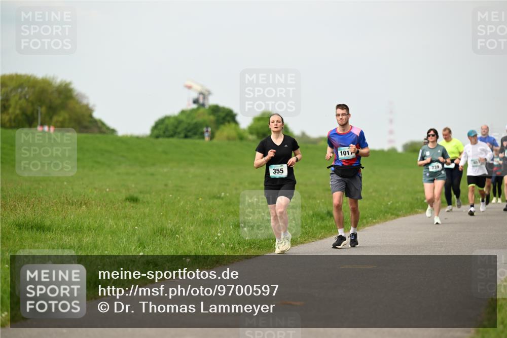10.05.2026 - 8. Wedeler Halbmarathon Dr. Thomas Lammeyer http://msf.ph/oto/9700597 10.05.2026 11:40:06 Laufen 355, 101, 739 meine-sportfotos.de