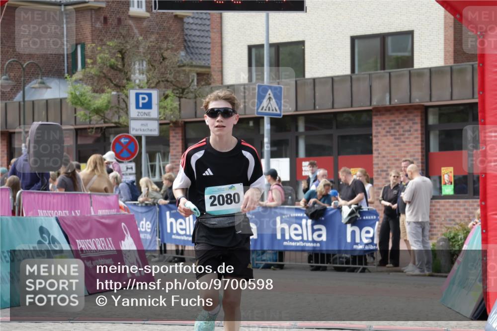 10.05.2026 - 8. Wedeler Halbmarathon Yannick Fuchs http://msf.ph/oto/9700598 10.05.2026 11:22:46 Ziel 684, 2080 meine-sportfotos.de