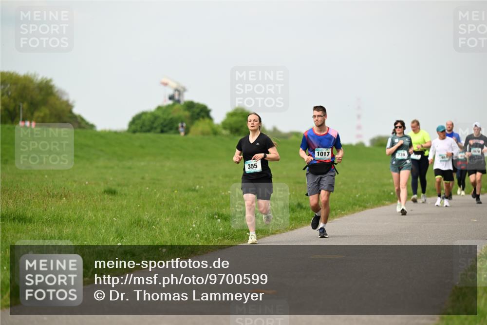 10.05.2026 - 8. Wedeler Halbmarathon Dr. Thomas Lammeyer http://msf.ph/oto/9700599 10.05.2026 11:40:06 Laufen 355, 1017, 739 meine-sportfotos.de