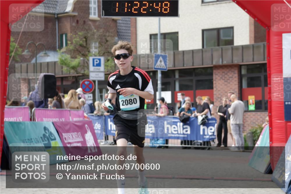 10.05.2026 - 8. Wedeler Halbmarathon Yannick Fuchs http://msf.ph/oto/9700600 10.05.2026 11:22:46 Ziel 684, 2080 meine-sportfotos.de