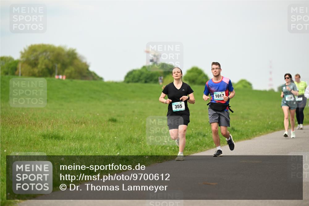 10.05.2026 - 8. Wedeler Halbmarathon Dr. Thomas Lammeyer http://msf.ph/oto/9700612 10.05.2026 11:40:07 Laufen 355, 1017, 739 meine-sportfotos.de