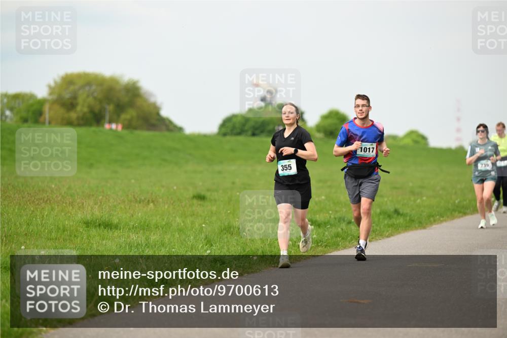 10.05.2026 - 8. Wedeler Halbmarathon Dr. Thomas Lammeyer http://msf.ph/oto/9700613 10.05.2026 11:40:08 Laufen 355, 1017, 739 meine-sportfotos.de