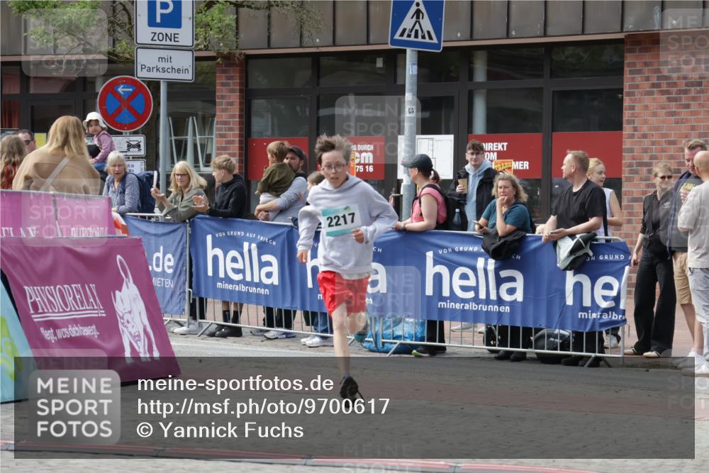 10.05.2026 - 8. Wedeler Halbmarathon Yannick Fuchs http://msf.ph/oto/9700617 10.05.2026 11:22:54 Ziel 2217 meine-sportfotos.de