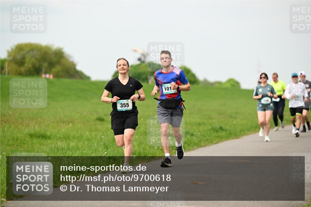 10.05.2026 - 8. Wedeler Halbmarathon Dr. Thomas Lammeyer http://msf.ph/oto/9700618 10.05.2026 11:40:09 Laufen 355, 101 meine-sportfotos.de