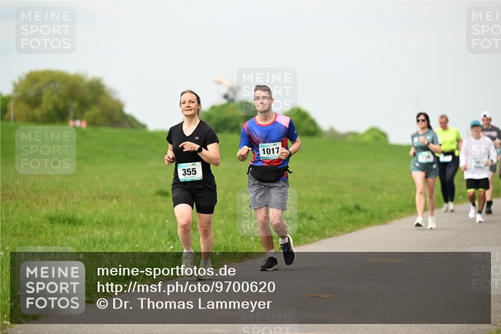 10.05.2026 - 8. Wedeler Halbmarathon Dr. Thomas Lammeyer http://msf.ph/oto/9700620 10.05.2026 11:40:09 Laufen 355, 1017 meine-sportfotos.de