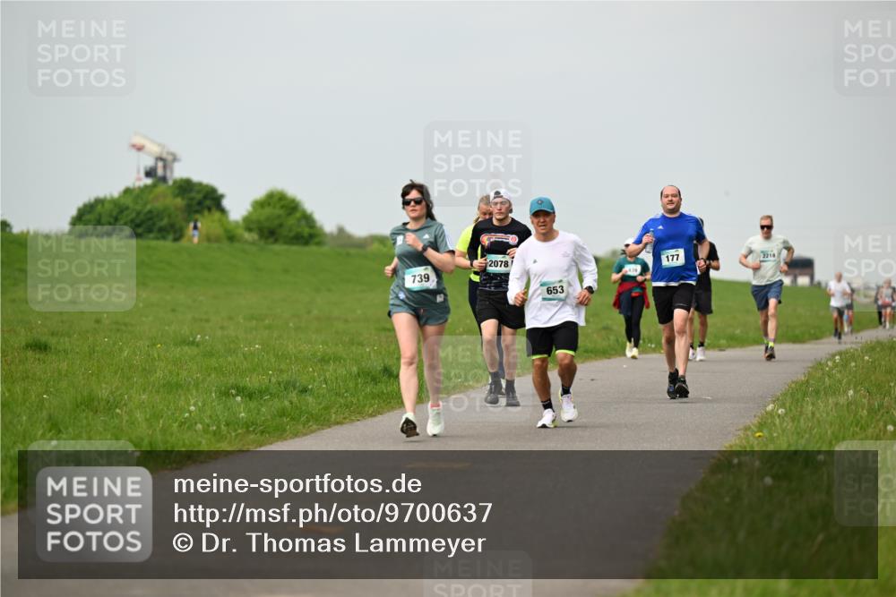 10.05.2026 - 8. Wedeler Halbmarathon Dr. Thomas Lammeyer http://msf.ph/oto/9700637 10.05.2026 11:40:11 Laufen 739, 2078, 653, 177, 2218 meine-sportfotos.de