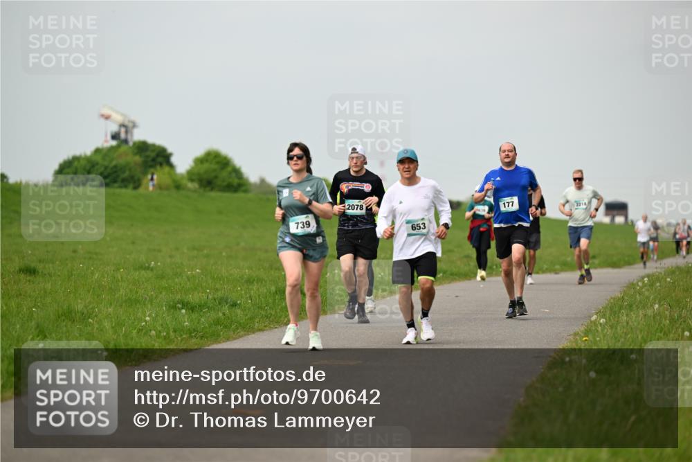 10.05.2026 - 8. Wedeler Halbmarathon Dr. Thomas Lammeyer http://msf.ph/oto/9700642 10.05.2026 11:40:12 Laufen 739, 2078, 177, 653, 2210 meine-sportfotos.de