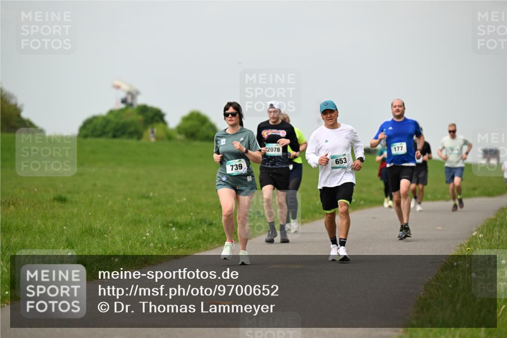 10.05.2026 - 8. Wedeler Halbmarathon Dr. Thomas Lammeyer http://msf.ph/oto/9700652 10.05.2026 11:40:13 Laufen 739, 2078, 177, 653 meine-sportfotos.de